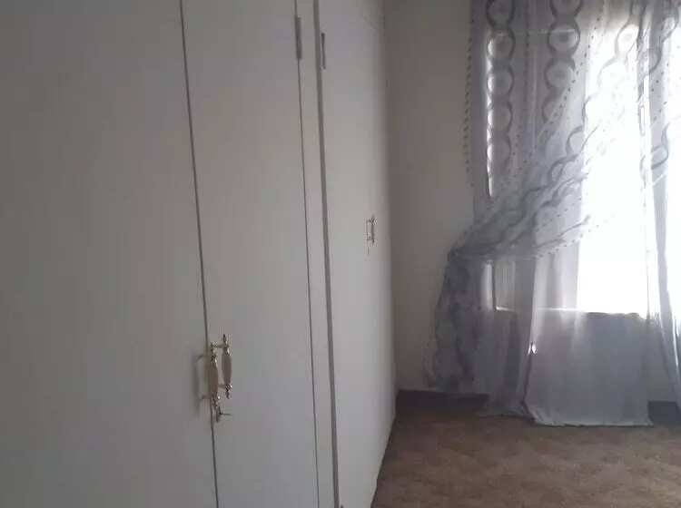 Aamiaismajoitus (B&B) C   Land Guest House