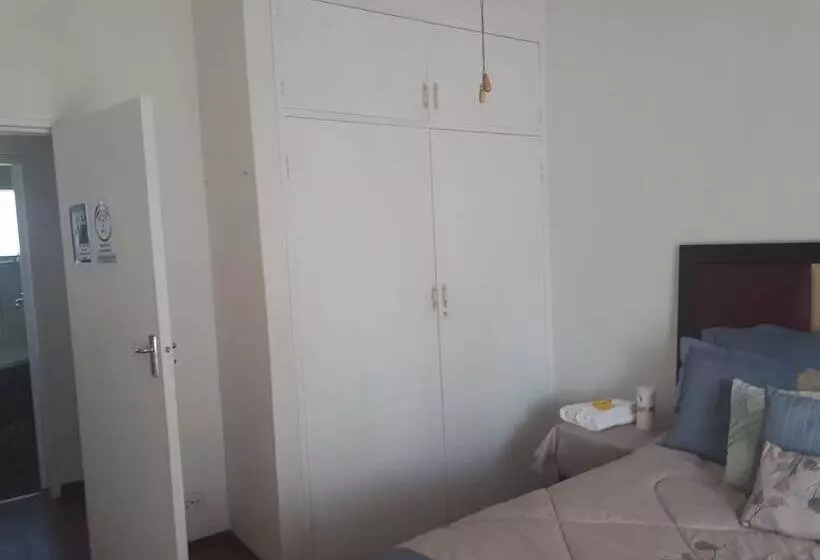 Aamiaismajoitus (B&B) C   Land Guest House