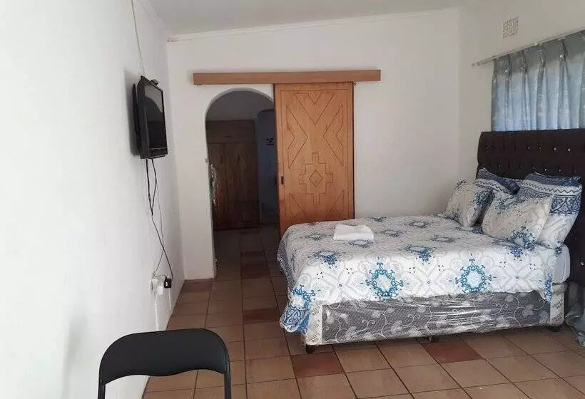 Aamiaismajoitus (B&B) C   Land Guest House