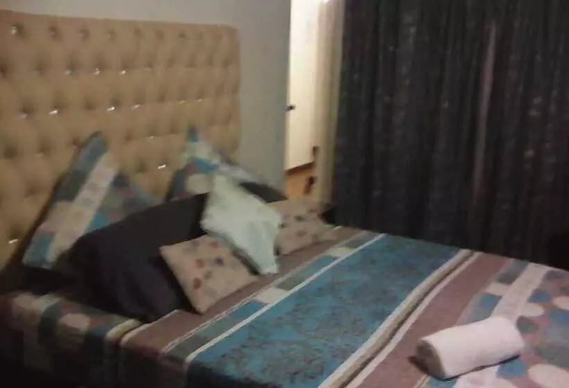 Aamiaismajoitus (B&B) C   Land Guest House