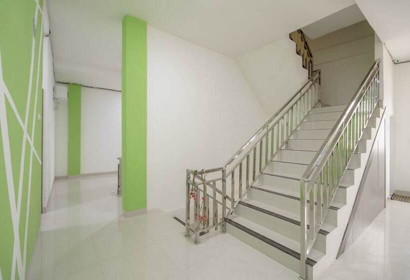 בית מלון כפרי Reddoorz Plus At Grand Tara Homestay Palembang