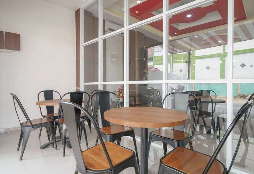 בית מלון כפרי Reddoorz Plus At Grand Tara Homestay Palembang