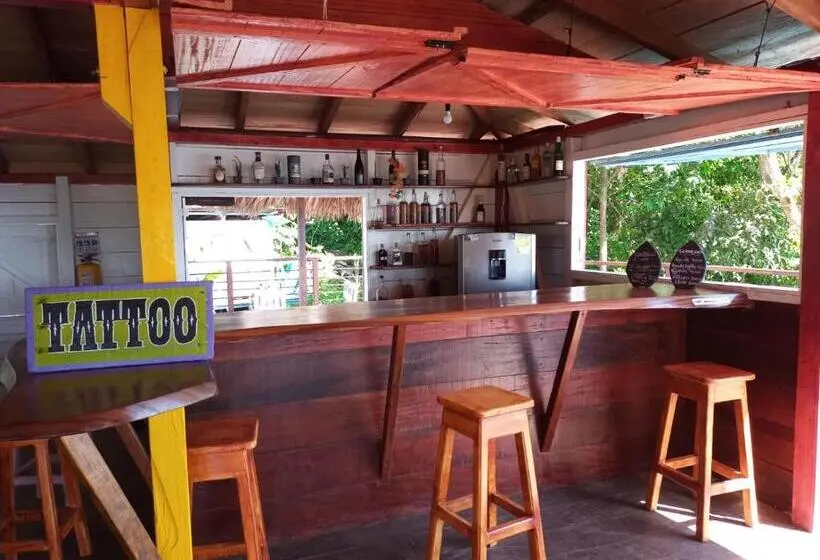 ユースホステル Hostal Doble Vista