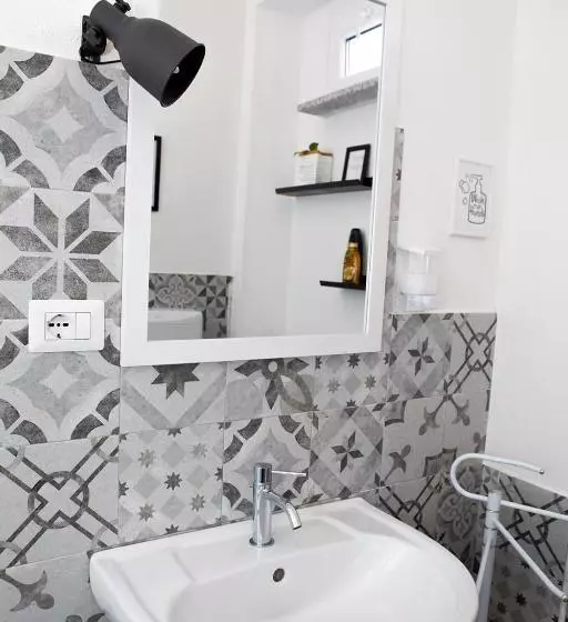 ベッドアンドブレックファースト Santu Bustianu