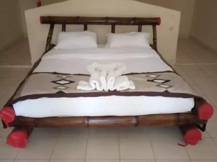 هتل Mara Topi Safari Lodge