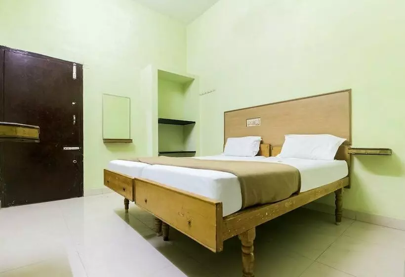 Spot On 61149 Hotel Sivanthi