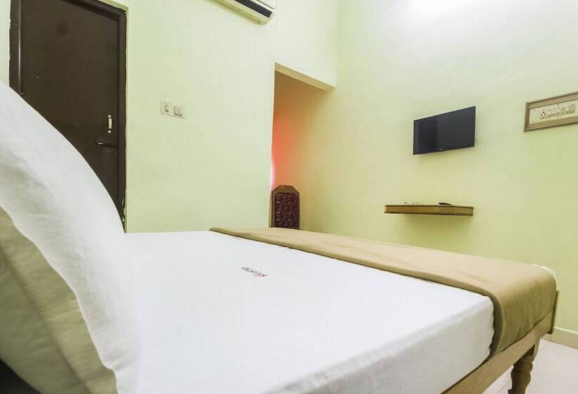 Spot On 61149 Hotel Sivanthi