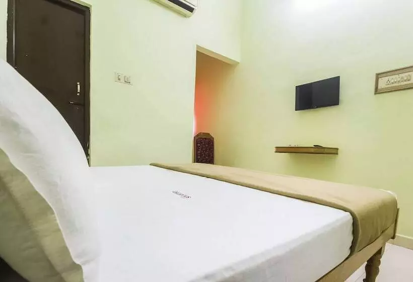 Spot On 61149 Hotel Sivanthi