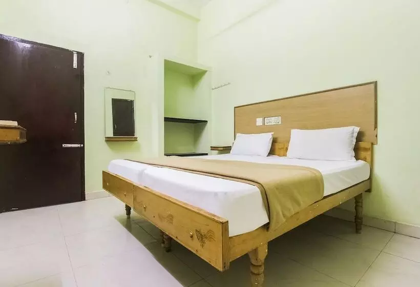 Spot On 61149 Hotel Sivanthi