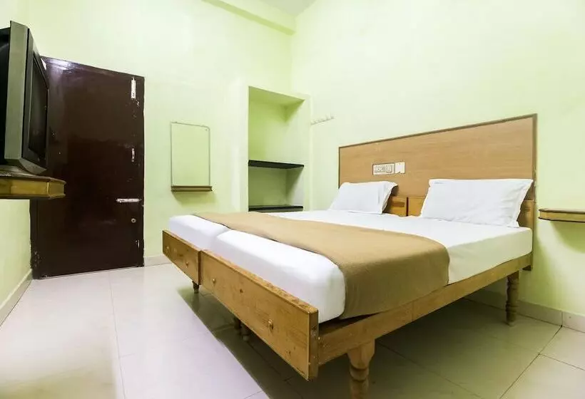 Spot On 61149 Hotel Sivanthi