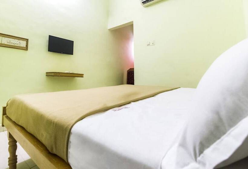 Spot On 61149 Hotel Sivanthi