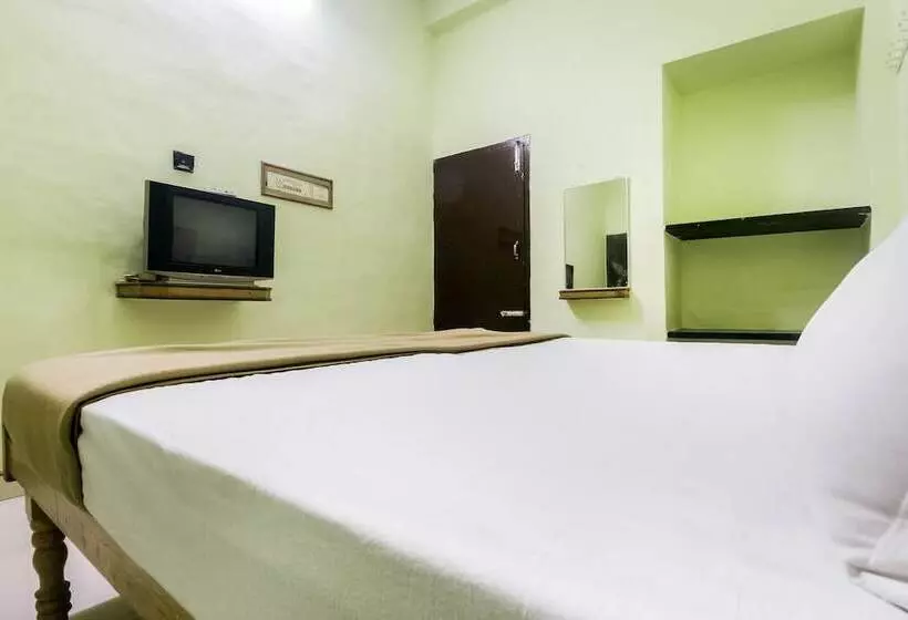 Spot On 61149 Hotel Sivanthi