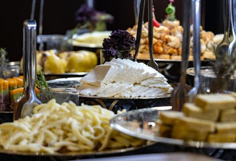 هتل The Marilis Hill Resort