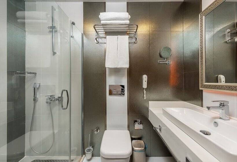 هتل The Marilis Hill Resort