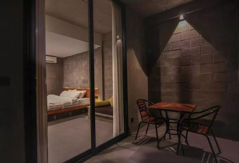 Larimar Hotel & Resort