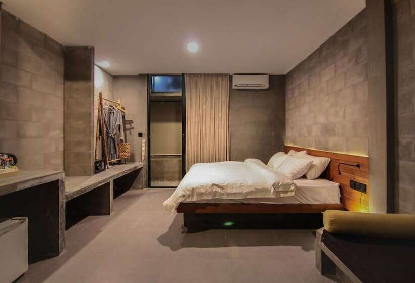 Larimar Hotel & Resort