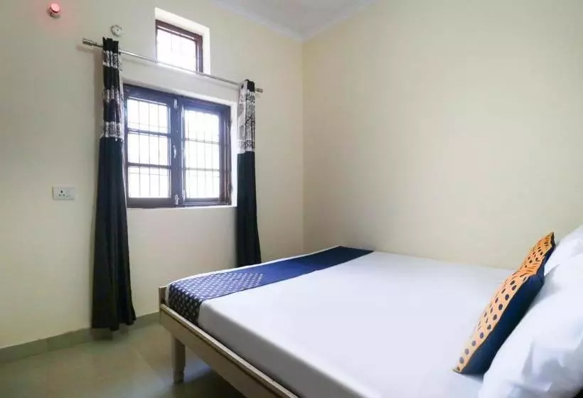 هتل Spot On 49224 Baddi Guest House