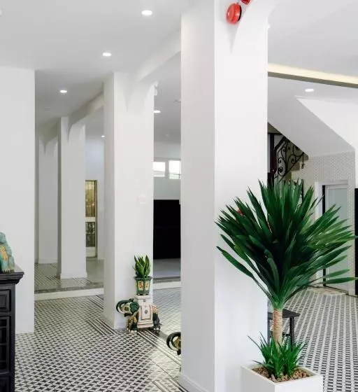 هتل The Fancy House