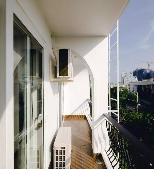 هتل The Fancy House