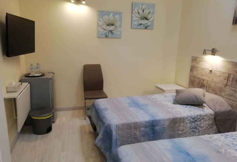 호스텔 Urban Rooms San Roque With Solarium