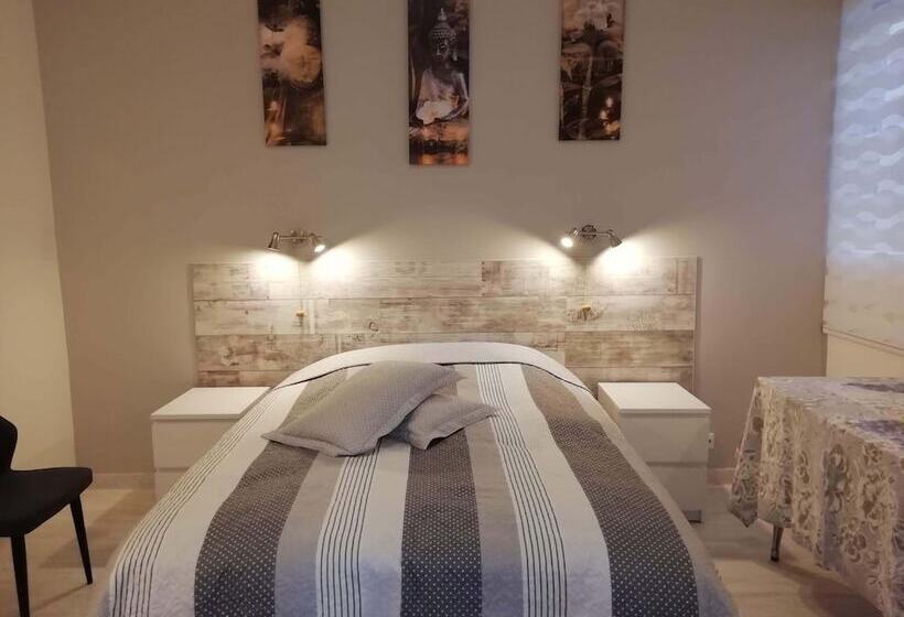 호스텔 Urban Rooms San Roque With Solarium