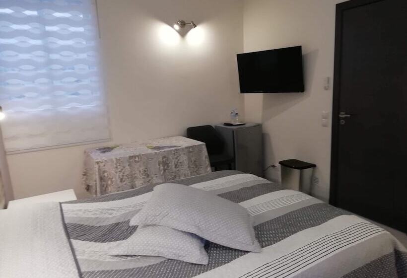 호스텔 Urban Rooms San Roque With Solarium