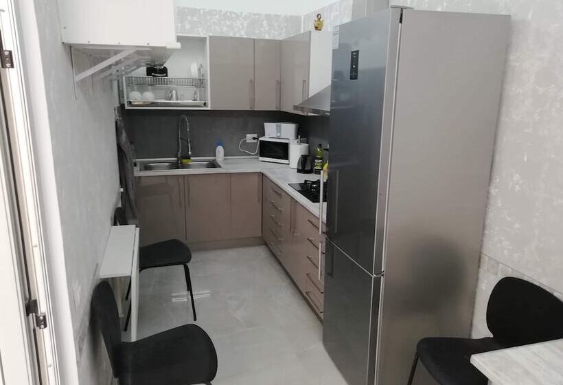 호스텔 Urban Rooms San Roque With Solarium