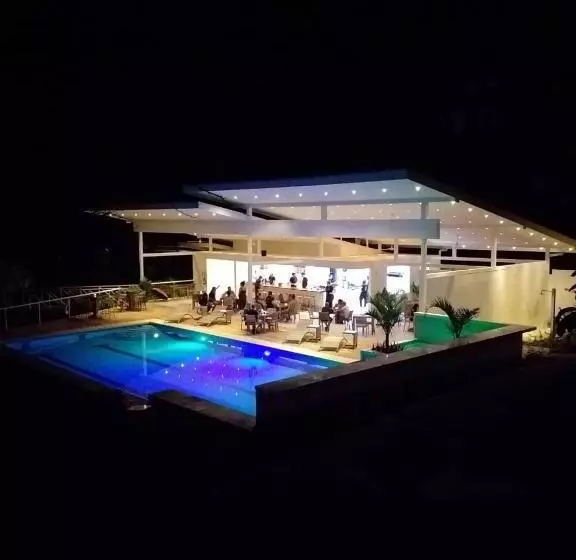 Aves Hotel Montezuma