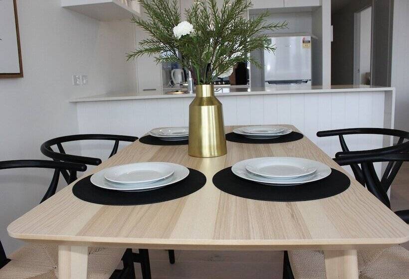 Hostrelax Residences On Merivale