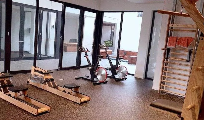 Hostrelax Residences On Merivale