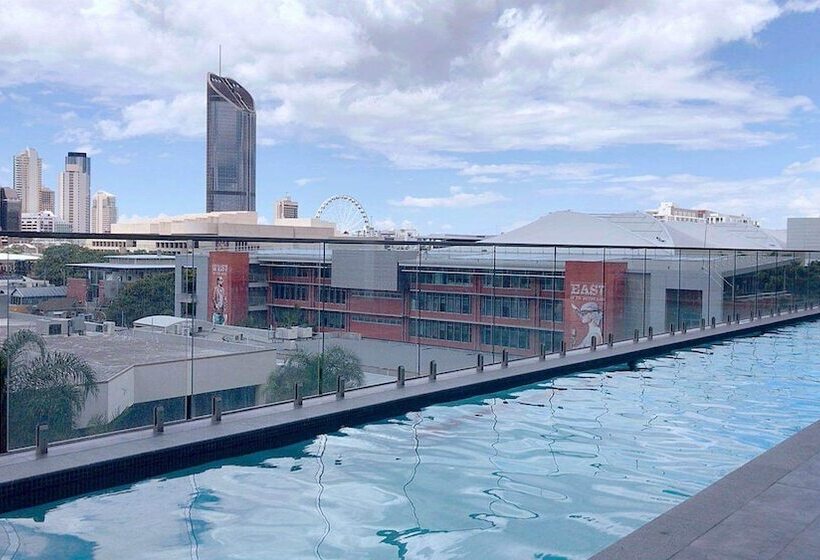 Hostrelax Residences On Merivale