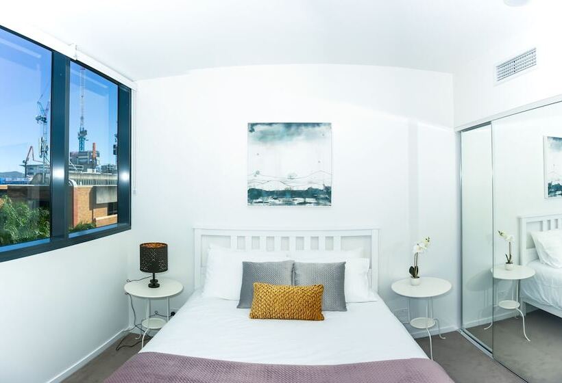 Hostrelax Residences On Merivale