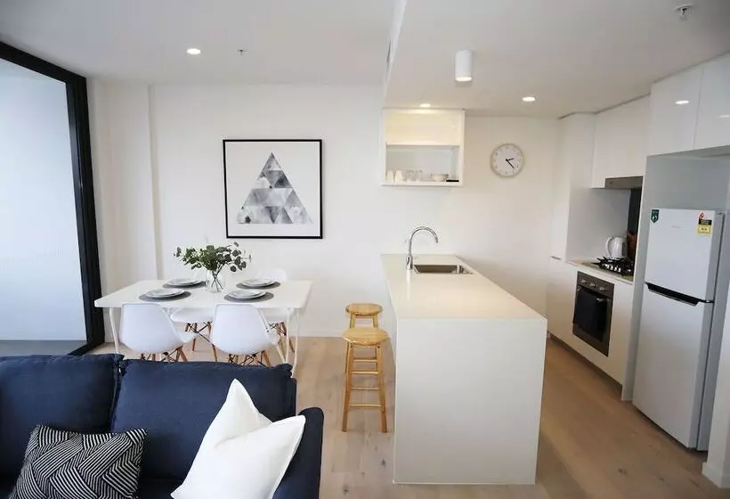 Hostrelax Residences On Merivale