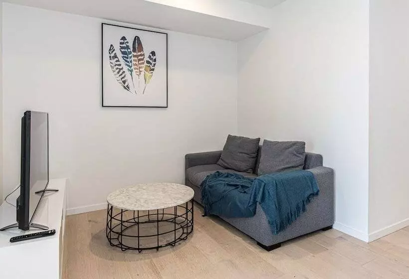 Hostrelax Residences On Merivale