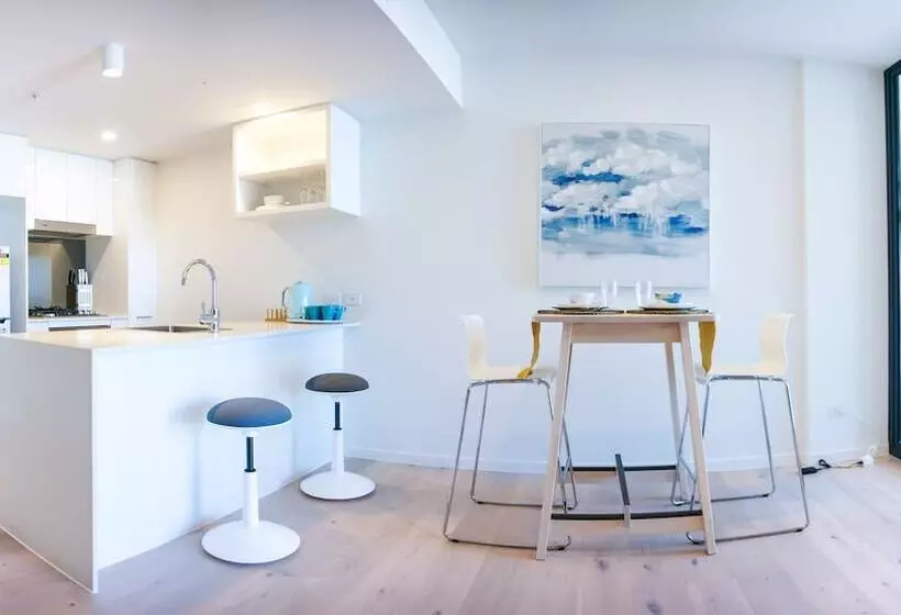 Hostrelax Residences On Merivale