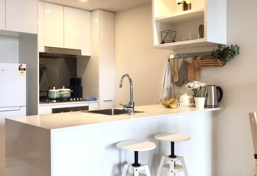 Hostrelax Residences On Merivale