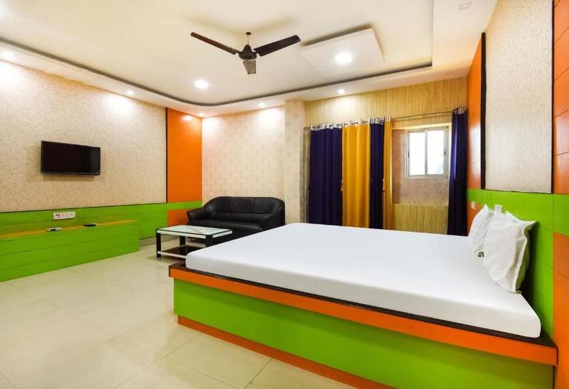 فندق Spot On 60915 Akash Guest House