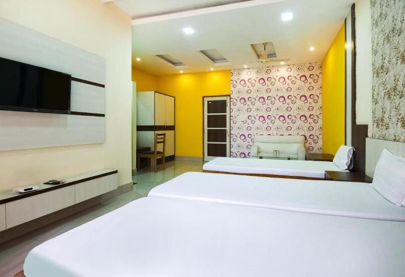 فندق Spot On 60915 Akash Guest House