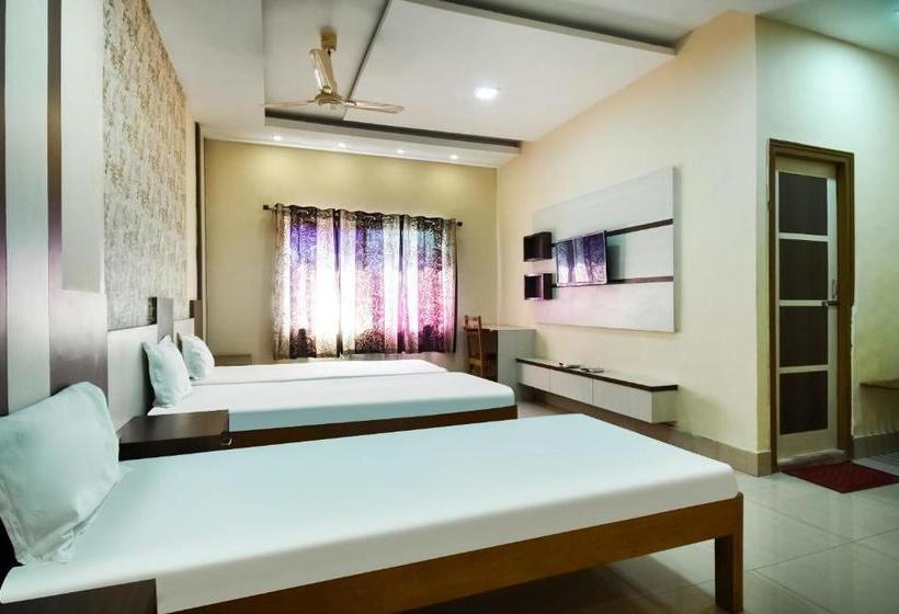 فندق Spot On 60915 Akash Guest House