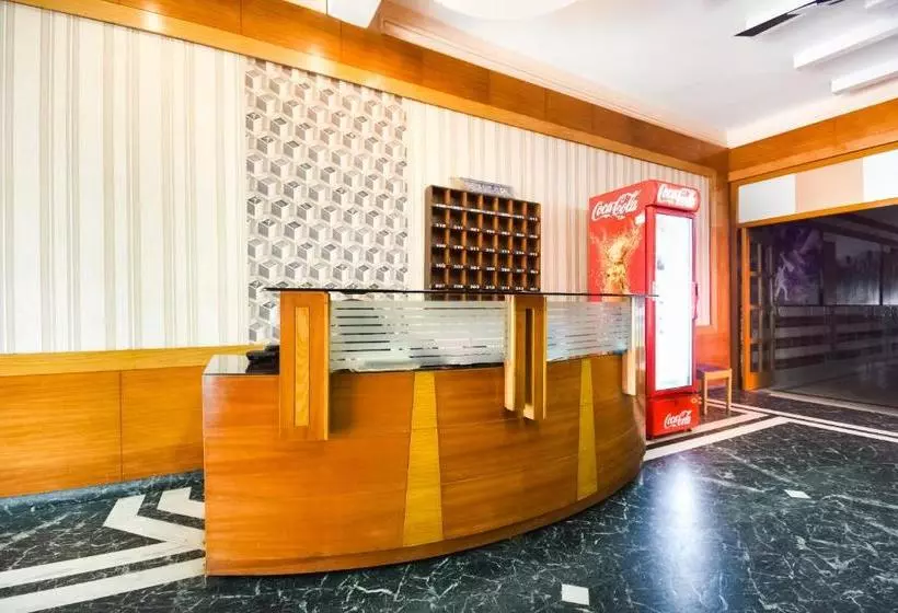 ホテル Spot On 60915 Akash Guest House