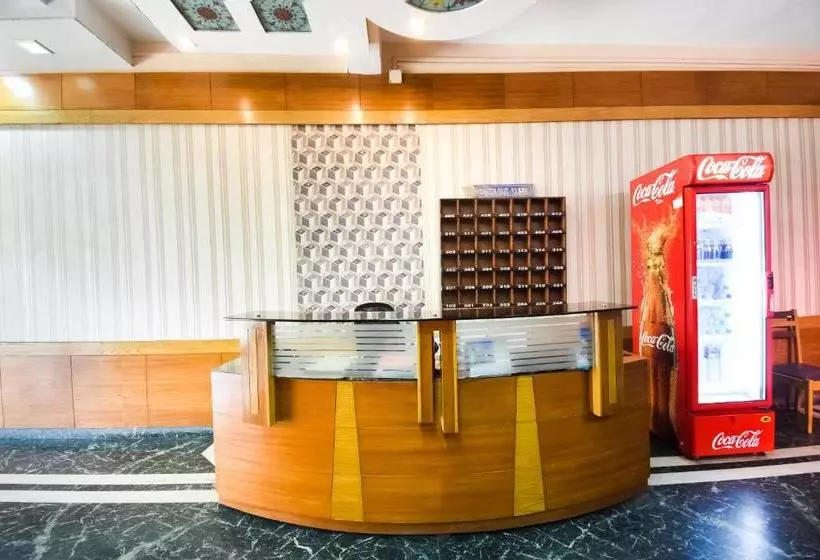 ホテル Spot On 60915 Akash Guest House