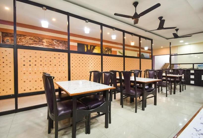 فندق Spot On 60915 Akash Guest House