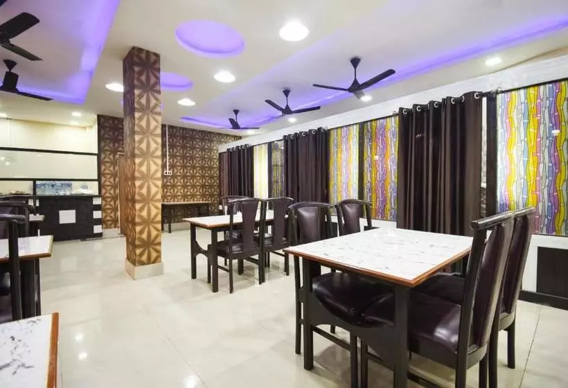 ホテル Spot On 60915 Akash Guest House