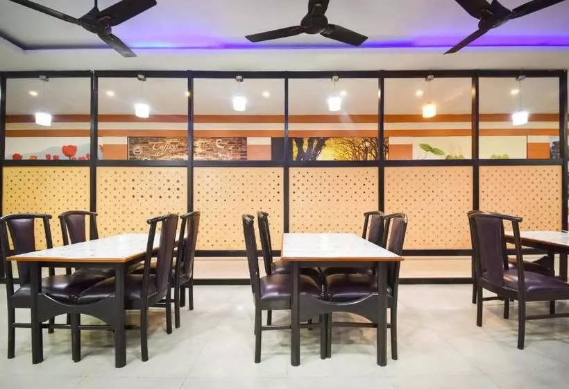 ホテル Spot On 60915 Akash Guest House