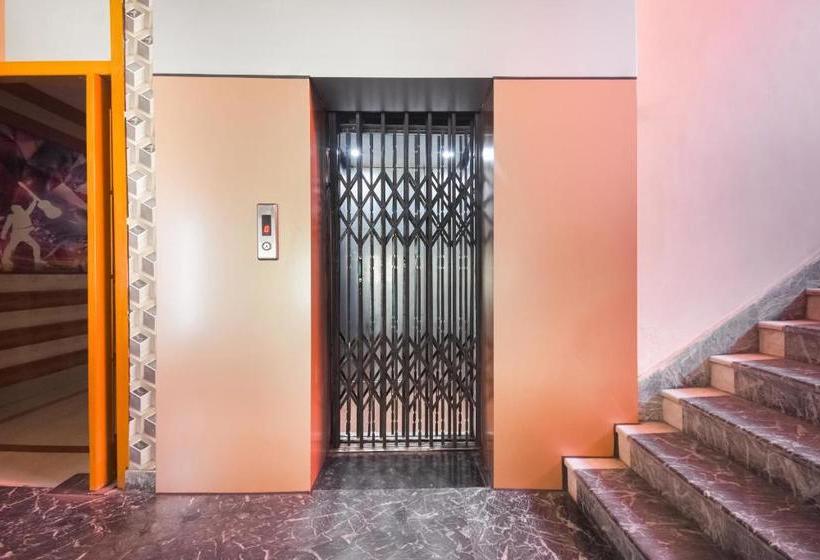 فندق Spot On 60915 Akash Guest House