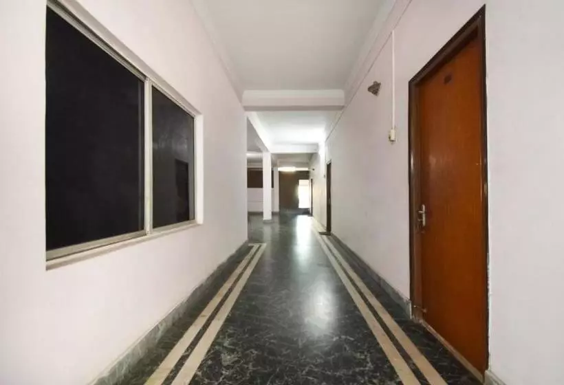 ホテル Spot On 60915 Akash Guest House