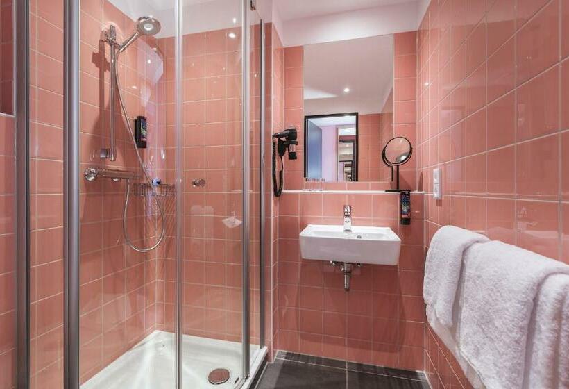 בית מלון כפרי Holiday Inn The Niu, Loco Munich North, An Ihg