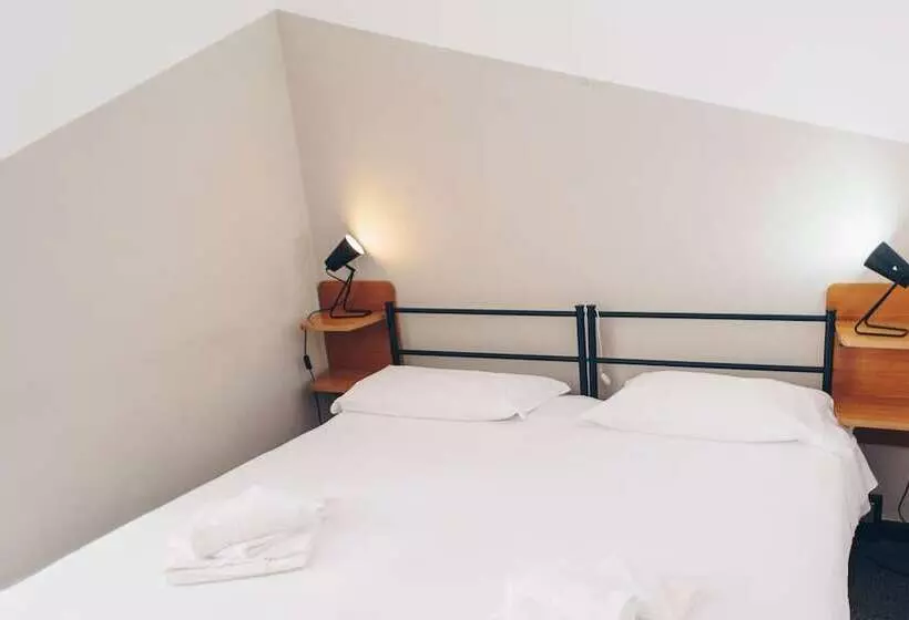 Uniho Hostel