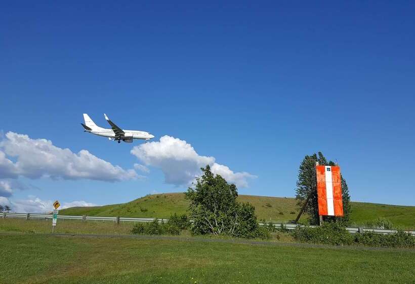 ホテル Americas Best Value Inn & Suites Anchorage Airport