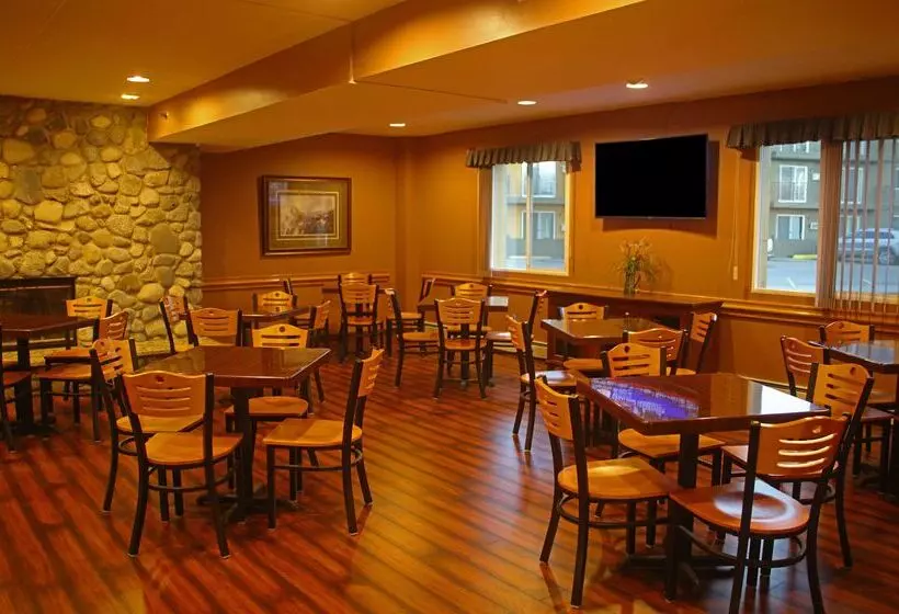 ホテル Americas Best Value Inn & Suites Anchorage Airport